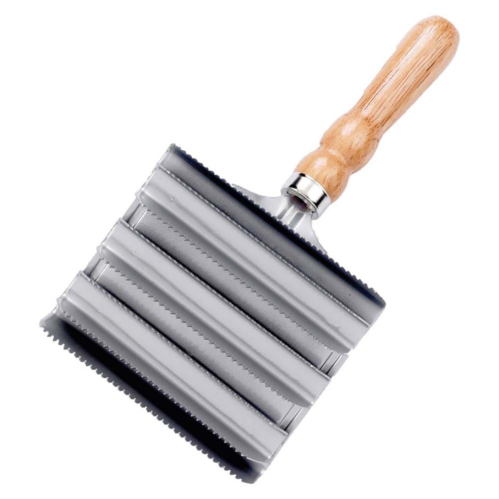 lincoln-large-metal-curry-comb